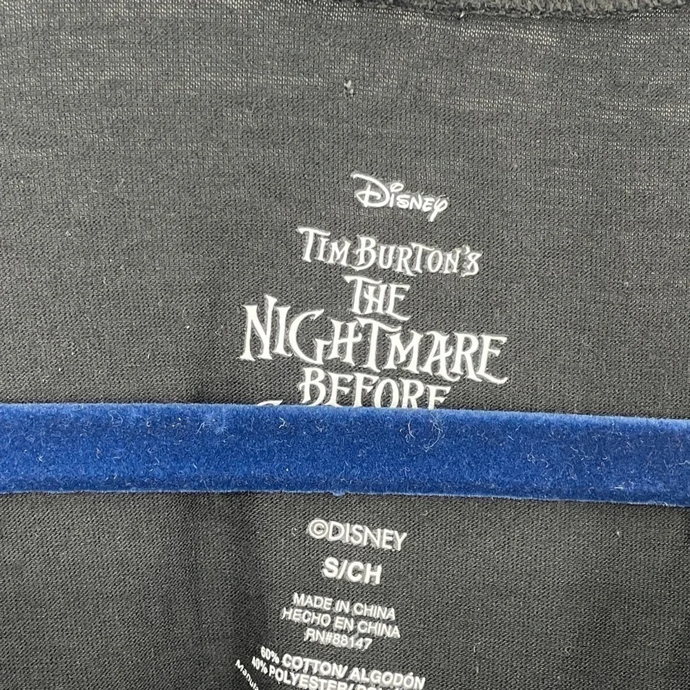 THE NIGHTMARE BEFORE CHRISTMAS WOMEN'S JACK SKELLINGTON SLEEP SHIRT - Picture 3 of 4